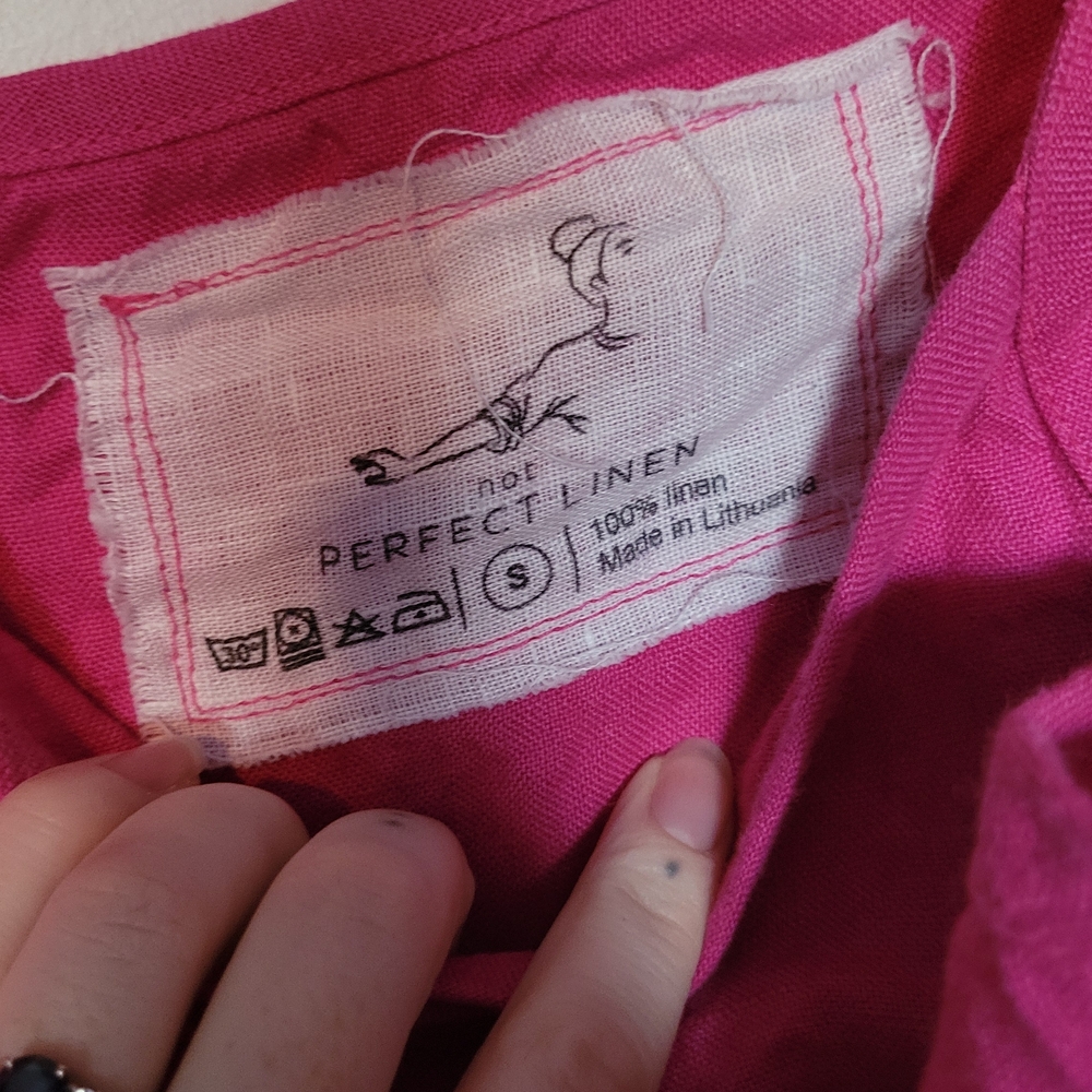 notPERFECTLINEN Sarah Mini Ruffle Dress in Magenta - Picture 3 of 6